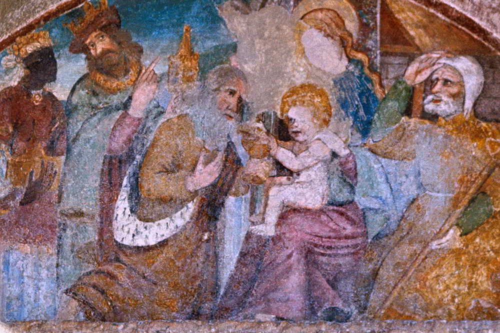 Vallouise - glise Saint-tienne - L'adoration des rois mages, peinture du XVIe sicle sur le tympan au dessus de la porte principale
