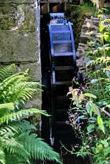 Monts d'Arre - Kerouat - Roue  aubes du moulin du bas (1812)