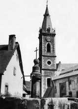Le Bez - Église Saint-Sébastien et Saint-Roch, Place du Touron