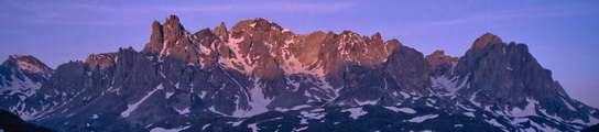 Haute Clarée - Lever de soleil sur le massif des Cerces - Des Roches de Crépin (2942 m) à la Pointe des Banchets (2953 m)