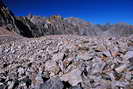 Haute Clarée - Glaciers du Lac Rouge - Glacier rocheux principal - Au loin, Roche des Béraudes (2895 m) et Pointe des Cerces (3097 m)