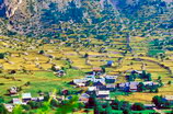 Névache - Le Cros - Vue générale - Les Clapières, derrière le hameau