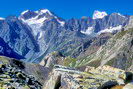 La Montagne des Agneaux (3664 m) et la Barre des Ecrins (4102 m)