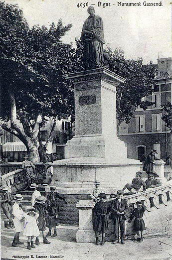 Haute Provence - Valle de la Blone - Digne - Monument Gassendi