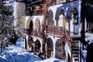 Pelvoux - Le Poët - Maison traditionnelle avec balcon à arcades