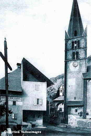 Vallouise - Place de l'�glise dans les ann�es 1900