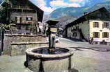 Vallouise - Place de l'�glise vers 1970, Fontaine, Lavoir, Mairie