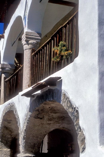 La Vallouise - Le Villard - Maison traditionnelle � arcades