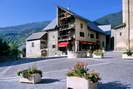 Vallouise - Place de l'Église en 2006