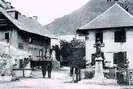 Vallouise - Place de l'Église après 1922, Monument aux morts, Mairie, Fontaine, Café des Alpes