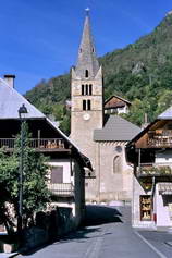 Vallouise - Rue et Place de l'Église en 2006