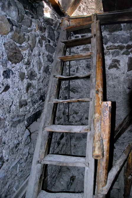 Vallouise - Clocher de l'glise - Escaler et rambarde en mlze