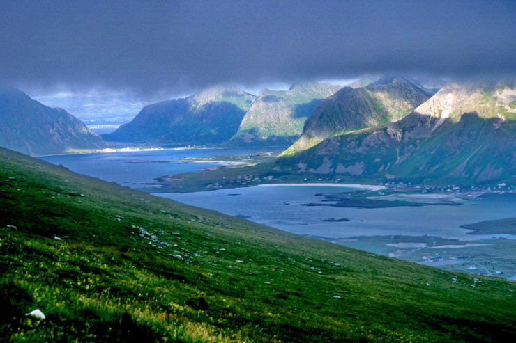 Fredvang - Ramberg - Au fond, Vareid et Blekktinden (652 m)