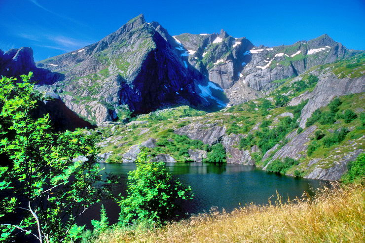 Nusfjord - Cirque Skjdalen - Stjerntinden (934 m) - Mellonivatnet