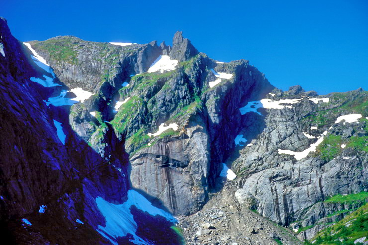 Nusfjord - Stjerntinden (934 m)