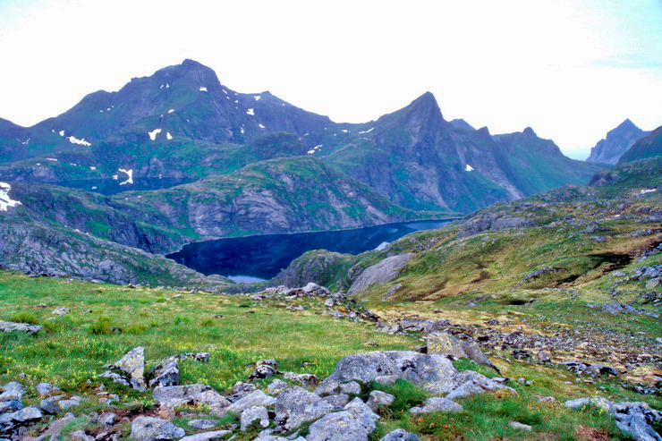 Srvgen - Ternnesvatnet - Hermannsdalstinden (1029 m)