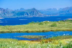 Stamsund - Skifjorden - Débouché du Henningsværerstraumen - Au fond, l'île d'Austvågøy
