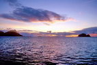Crpuscule et Soleil de minuit entre Vry et Moskenesy - Sunset and Midnightsun between Vry et Moskenesy - Raftsundet og Midnattsol