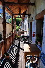 Entraunes - Estenc - Ferme des Louiqs - Balcon de l'auberge