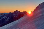 Mont-Blanc - Monte au Dme du Goter - Lever de soleil  droite de l'Aiguille Verte (4121 m) et des Droites (4000 m)