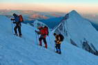 Mont-Blanc - Monte au Dme du Goter - Au fond, l'Aiguille de Bionnassay (4052 m)