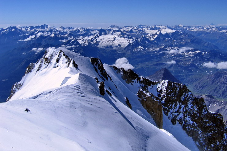 Mont-Blanc - 4808 m ! - Mont Blanc de Courmayeur (4748 m) - Grand Paradis (4061 m) - Glacier du Ruitor - Au fond, � droite, le Mont Viso