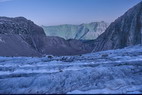 Tr la Tte - Glacier de Tr la Tte au lever du jour - Au fond, le Mont Joly (2525 m)