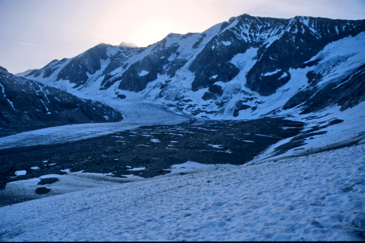 Tr la Tte - Glacier de Tr la Tte - Aiguilles de Tr la Tte (3930 m) et des Glaciers (3816 m)