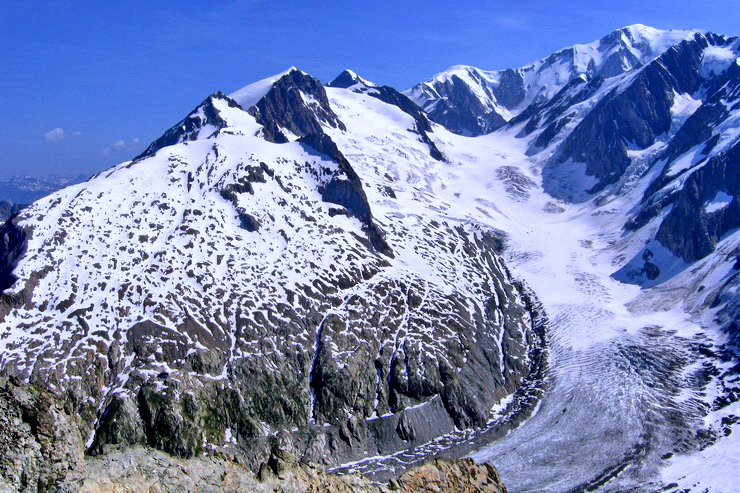 Tr la Tte - Aiguille de la Brangre (3425 m) et Dmes de Miage (3673 m) - Col Infranchissable (3349 m) - Mont Blanc (4808 m) - Aiguilles de Tr la Tte (3930 m)