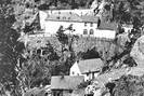 Mines d'argent du Fournel - L'tablissement dans les gorges au bord du Fournel - Au fond, la maison du Directeur