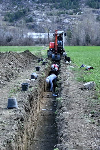 Rame - Sondage arch�ologique sur le site de Rama - Creusement de la tranch�e