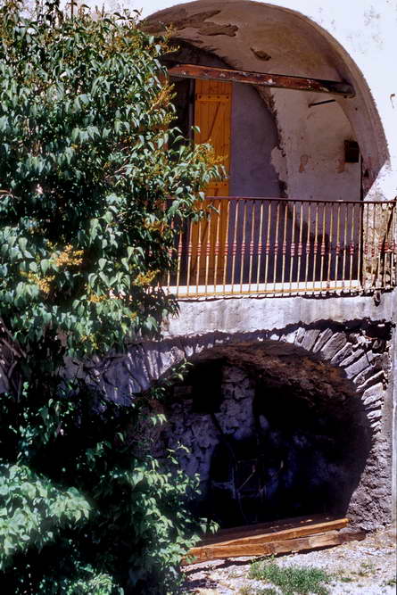 Saint-Martin-de-Queyrires - Sainte-Marguerite (1211 m) - Maison traditionnelle  arcades