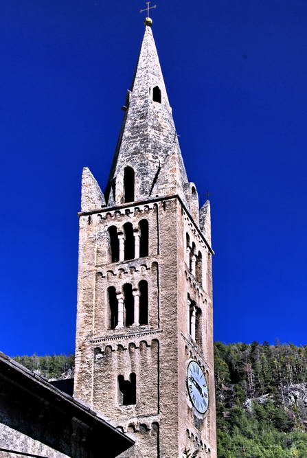 Saint-Martin-de-Queyrires - glise Saint-Martin (XVe sicle), M.H.