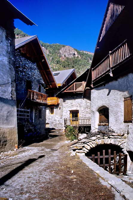 Saint-Martin-de-Queyrires - Villard Meyer (v. 1200 m)