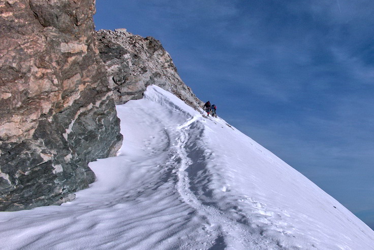 Barre des Écrins (4102 m) - Montée au Dôme (4015 m)