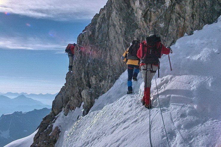 Barre des crins (4102 m) - Accs  la Barre -  Ressaut rocheux de la Brche Lory