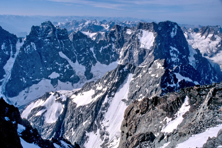 Barre des Écrins (4102 m) - Parcours de l'arête sommitale de la Barre - Pic Sans Nom (3914 m) et l'Ailefroide (3954 m)