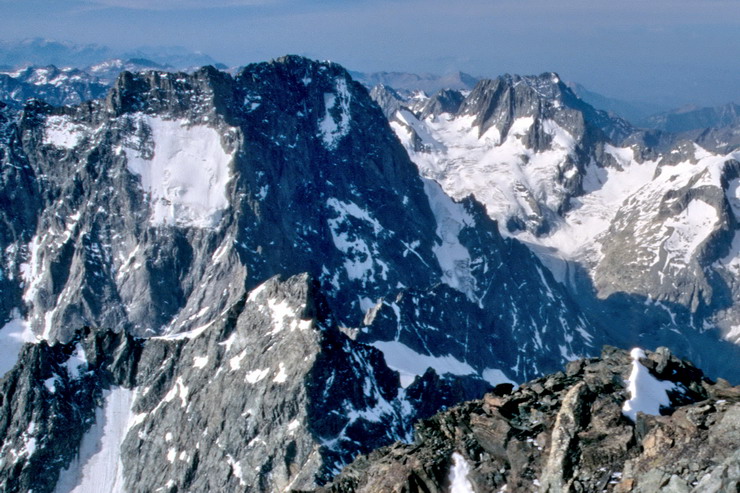 Barre des Écrins (4102 m) - Parcours de l'arête sommitale de la Barre - L'Ailefroide (3954 m), les Bans (3669 m), Glacier de la Pilatte