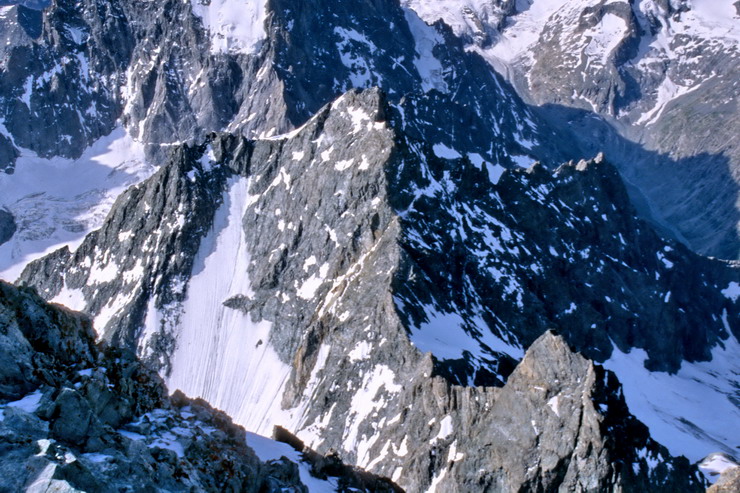 Barre des crins (4102 m) - Panorama du sommet : Pic Coolidge (3775 m)