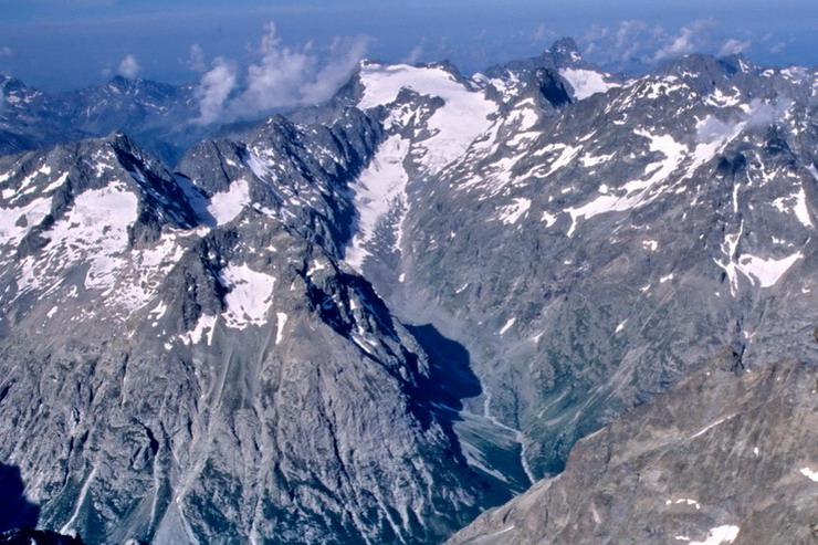 Barre des crins (4102 m) - Panorama du sommet : les Rouies (3589 m), Glacier du Chardon