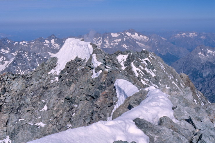 Barre des crins (4102 m) - Arte sommitale de la Barre, Pic Lory (4088 m)