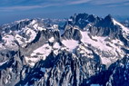 Barre des crins (4102 m) - Le Rteau (3809 m) et la Meije (3982 m) 