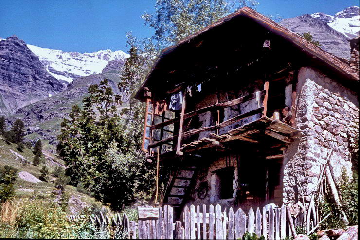 Dormillouse - Les Enflous (1680 m) - Maison traditionnelle