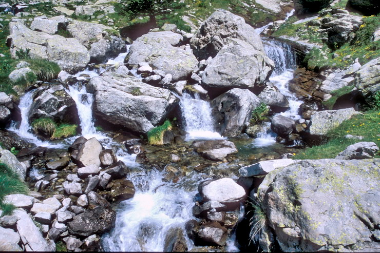 Tte de l'Estrop (2961 m) - La Blone  sa source