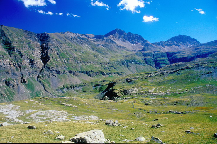 Vallon de Faravel - Alpages du Pont de Fer (2159 m) - Pic de Rochelaire (3108 m)