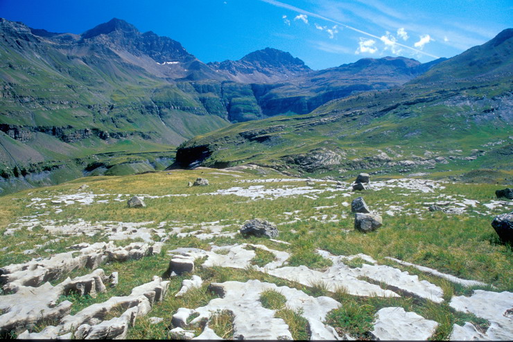 Vallon de Faravel - Les Peyrourasses (2180 m) - Pic de Rochelaire (3108 m)