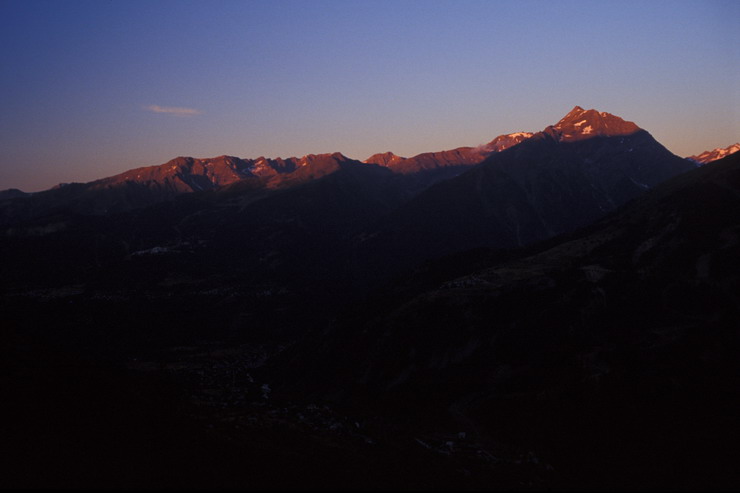 La Condamine - Lever de soleil sur la Pointe de l'Aiglire (3308 m)