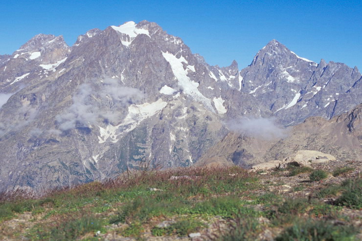 La Condamine - L'Ailefroide (3954 m) - Mont Pelvoux (3943 m) - Barre des Ecrins (4102 m)