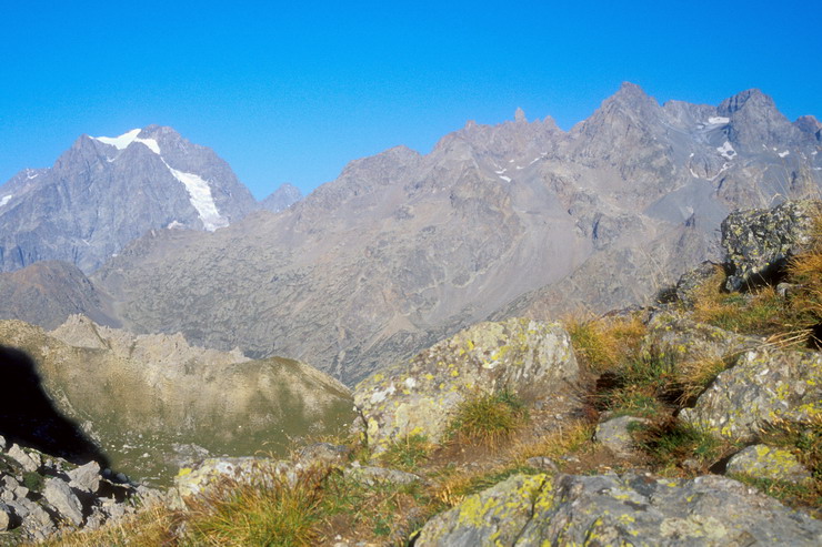 Tour de Montbrison - Col de la Pisse (2501 m) - Mont Pelvoux (3943 m) et massif de Clouzis (3465 m)