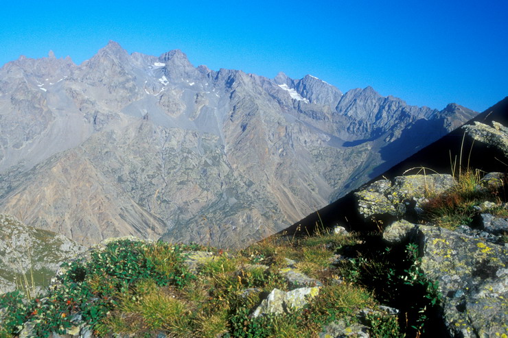 Tour de Montbrison - Col de la Pisse (2501 m) - Massif de Clouzis (3465 m)